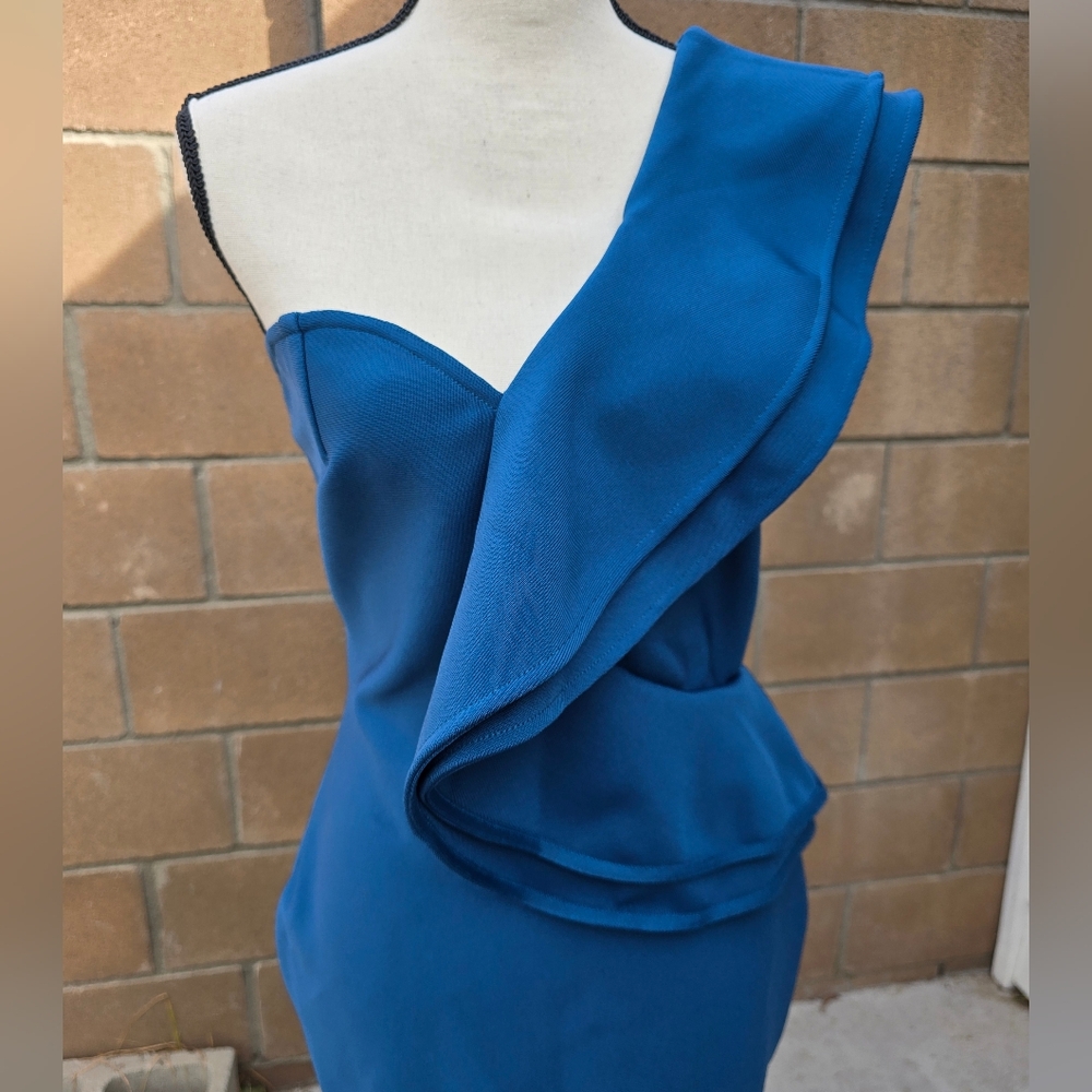 Elegent blue dress